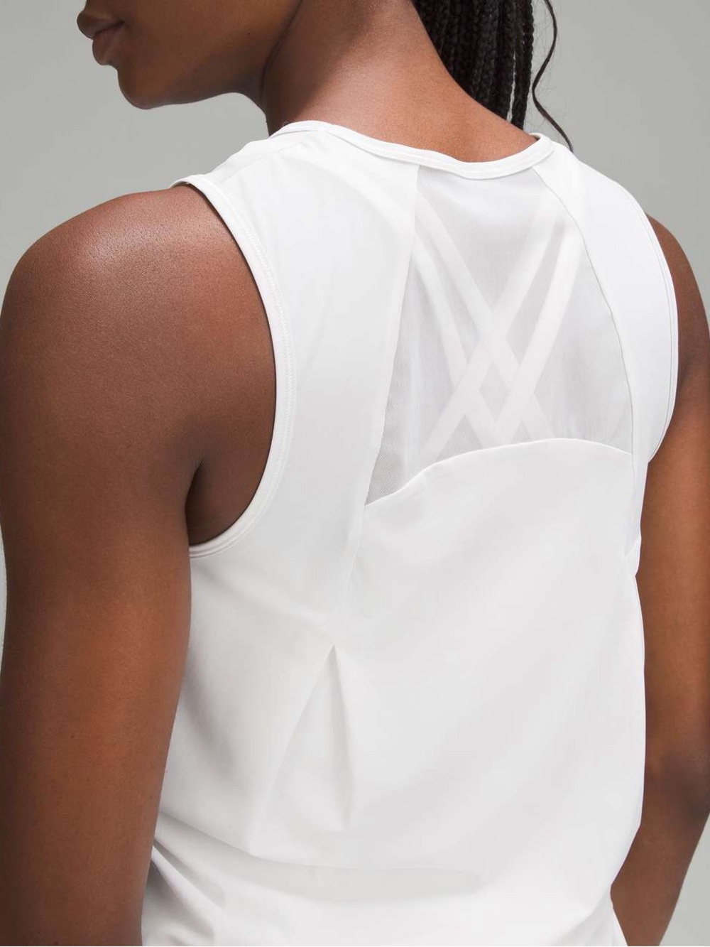065. Lululemon Sculpt Cropped Tank Top
Light Vapor Gray/Silver size 8 - Picture 4 of 12